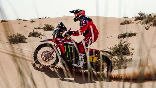 Quintanilla y Cornejo se mantuvieron dentro del top 10 del Dakar en una penúltima etapa al rojo vivo