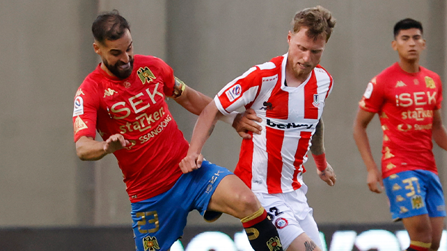 Hinchas de U. Española se molestaron por inminente fichaje de Thomas Rodríguez