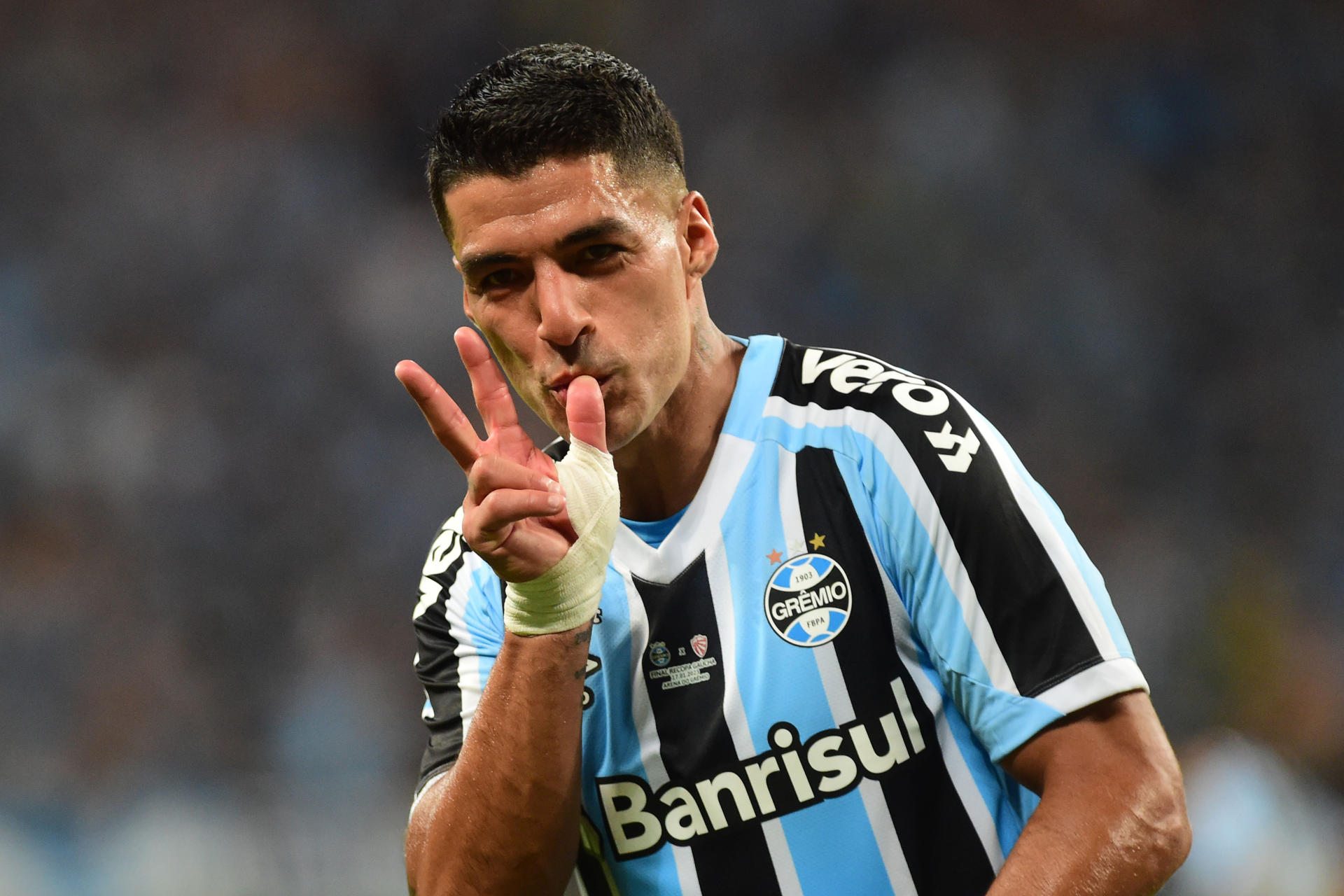 Luis Suárez debutó en Gremio con espectacular triplete ante Sao Luiz por la Recopa Gaúcha