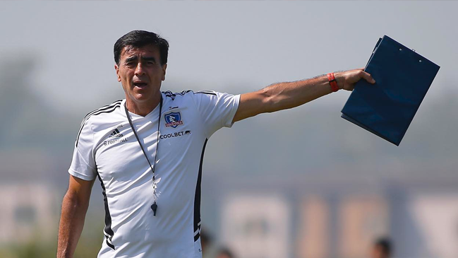 Gustavo Quinteros ensayó un nuevo esquema de cara al debut de Colo Colo