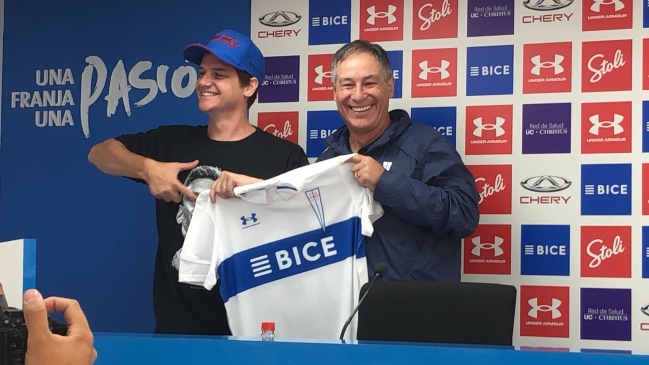 Comediante Jero Freixas sorprendió a Ariel Holan en conferencia de prensa