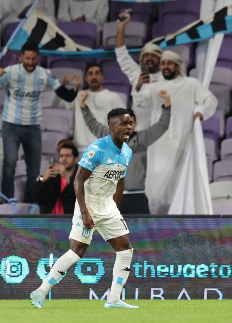 Gabriel Arias y Oscar Opazo celebraron con Racing el título de la Supercopa en los Emiratos Arabes