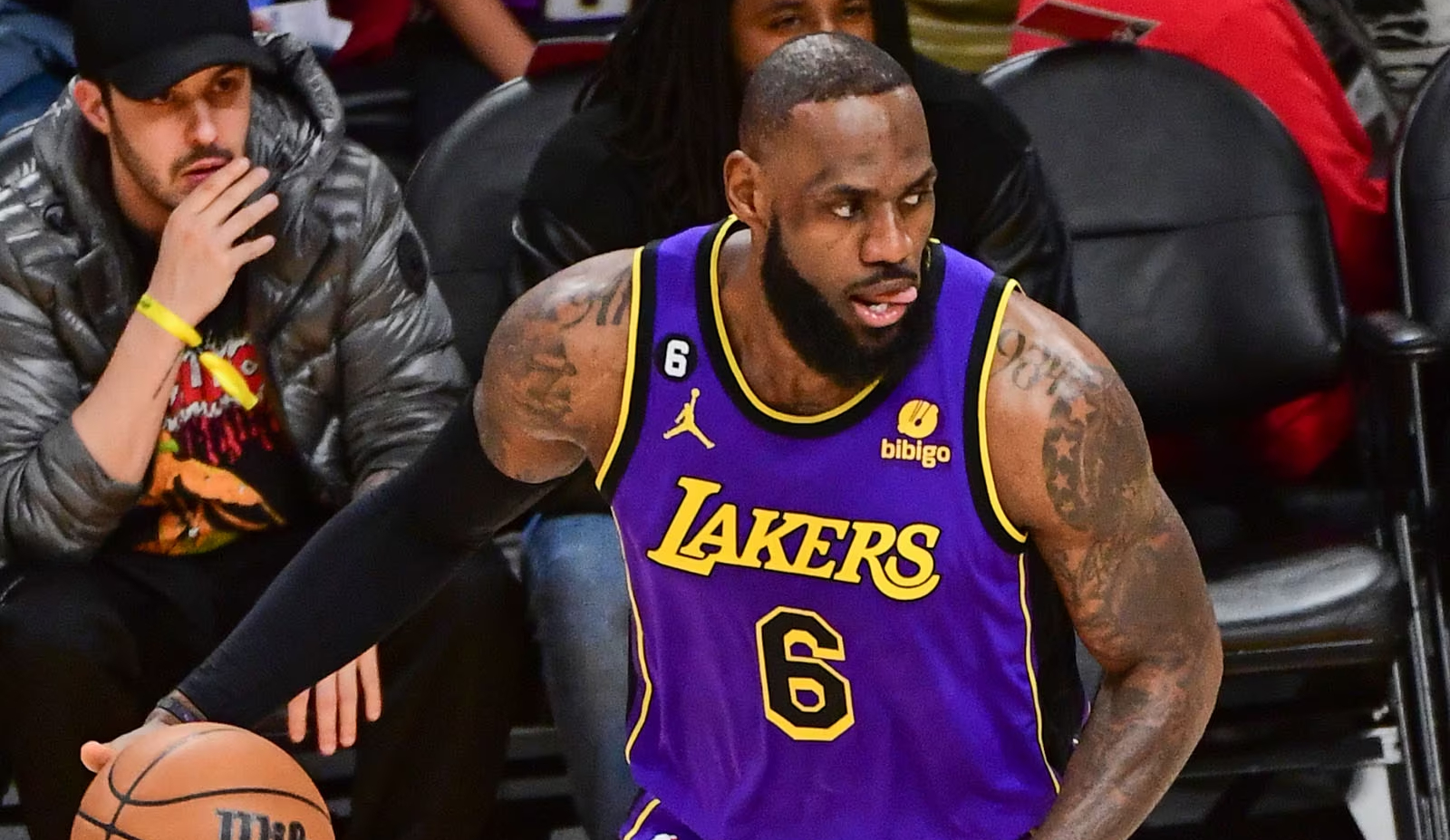 LeBron James comandó el sufrido triunfo de Los Lakers ante Memphis Grizzlies