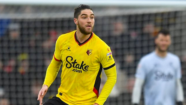 Francisco Sierralta fue titular en empate de Watford en la Championship inglesa