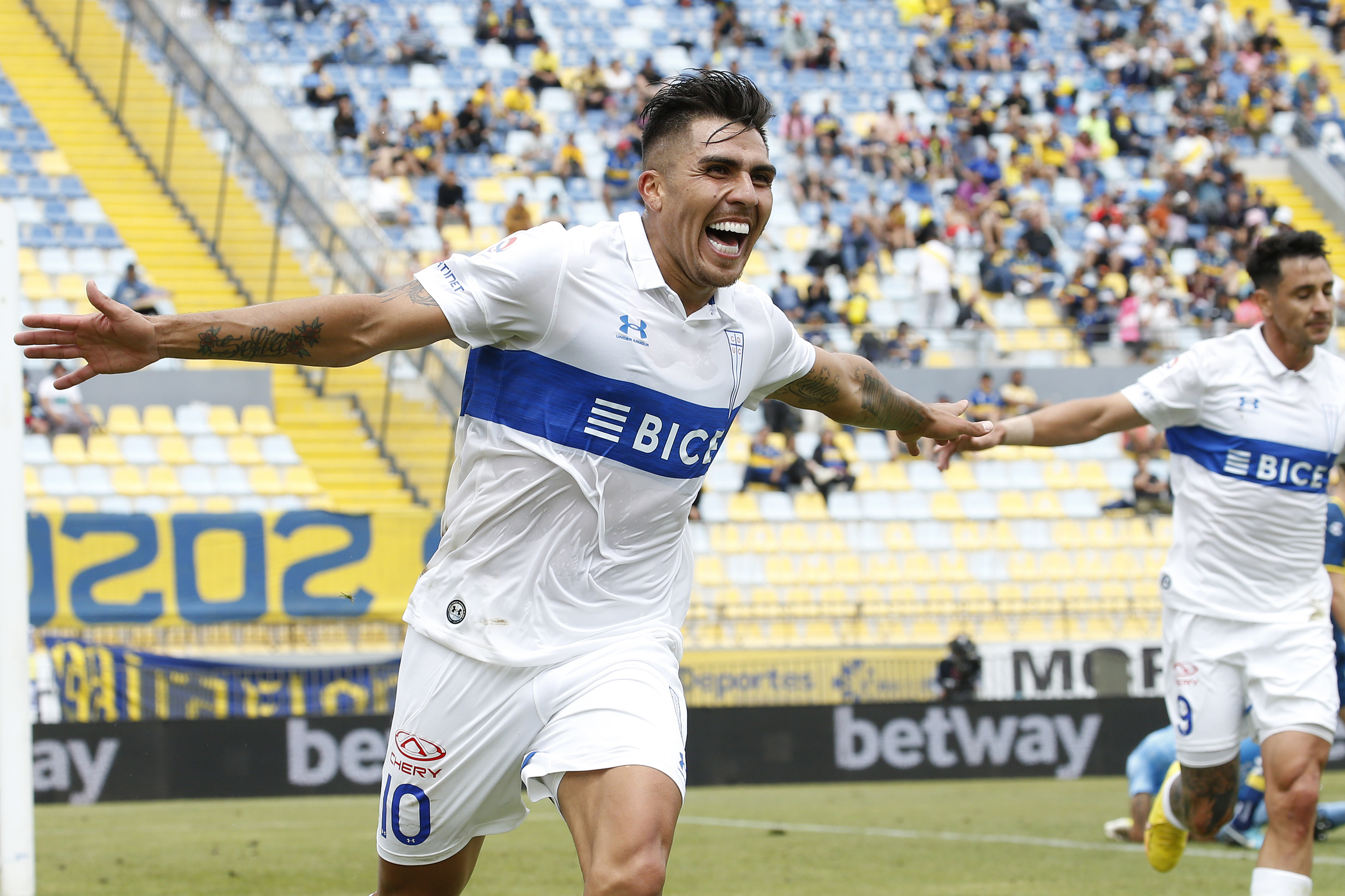 La UC golpeó a Everton antes del descanso con gol de César Pinares