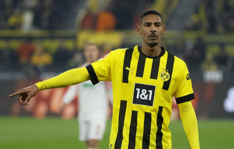 Sebastien Haller regresó tras su lucha contra el cáncer en frenético triunfo de Borussia Dortmund