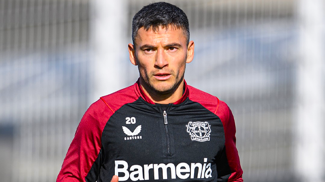 Prensa brasileña: Palmeiras rechazó la opción de contratar a Charles Aránguiz