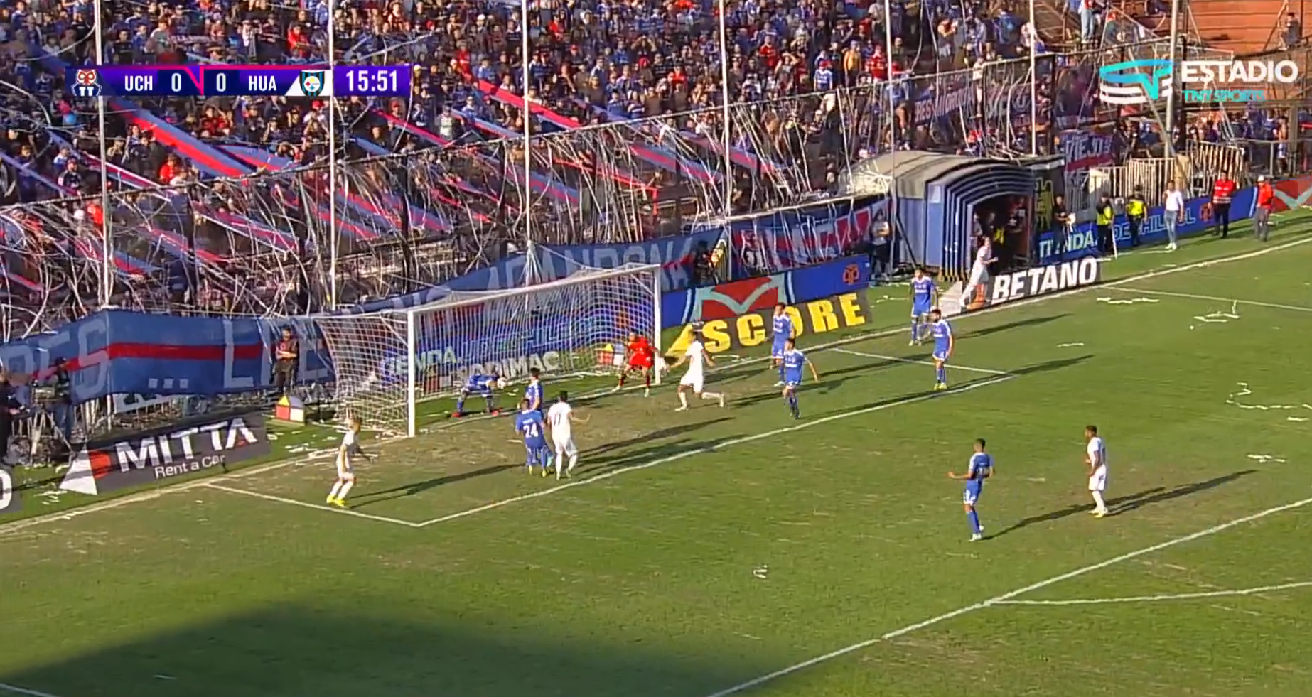 Nery Domínguez salvó a la U al sacar un gol de la línea a Huachipato