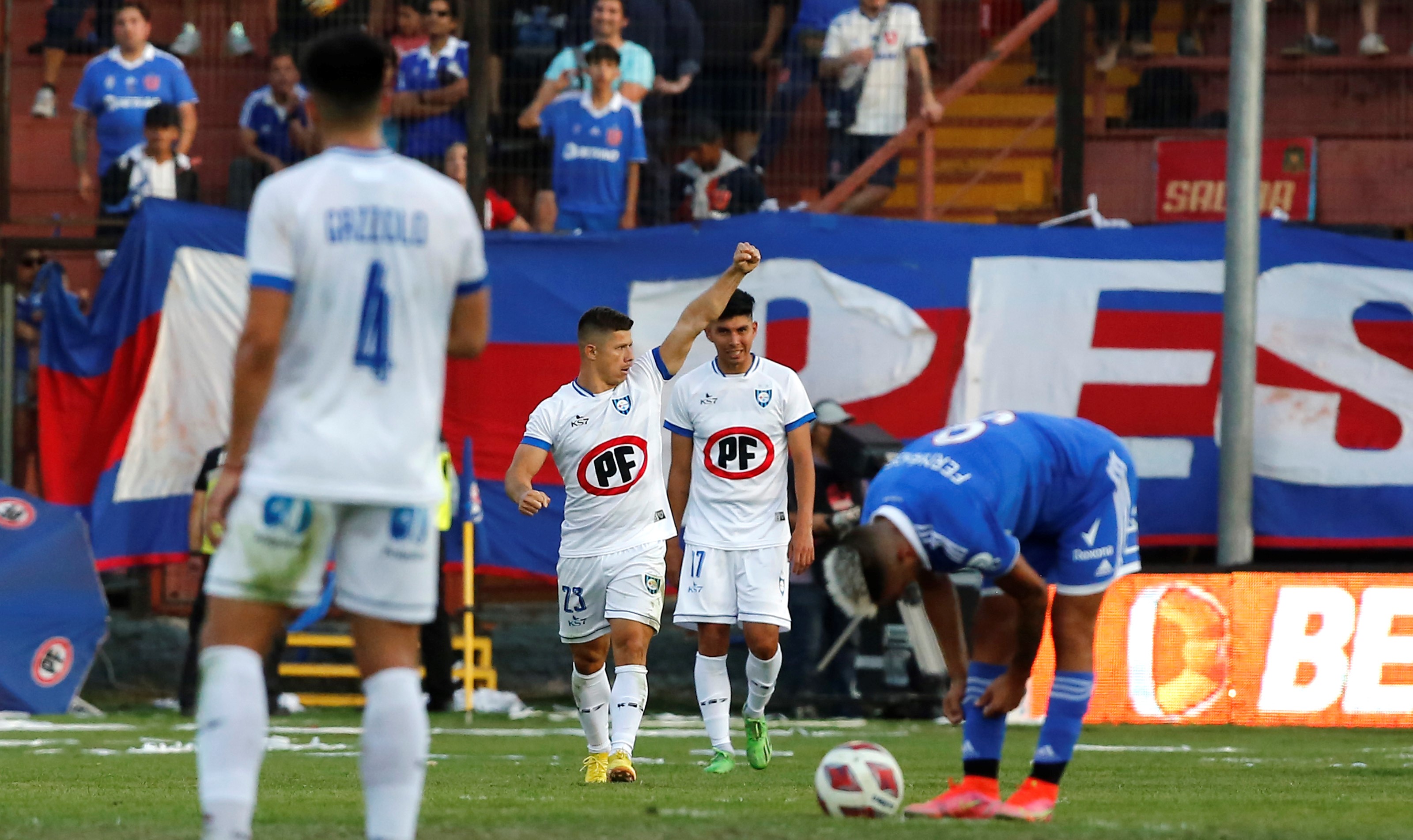 Huachipato recuperó la ventaja ante la U con gol de Cris Martínez