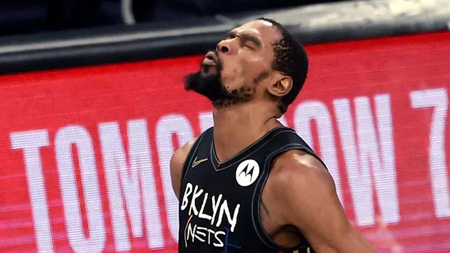 Kevin Durant permanecerá de baja durante al menos otras dos semanas