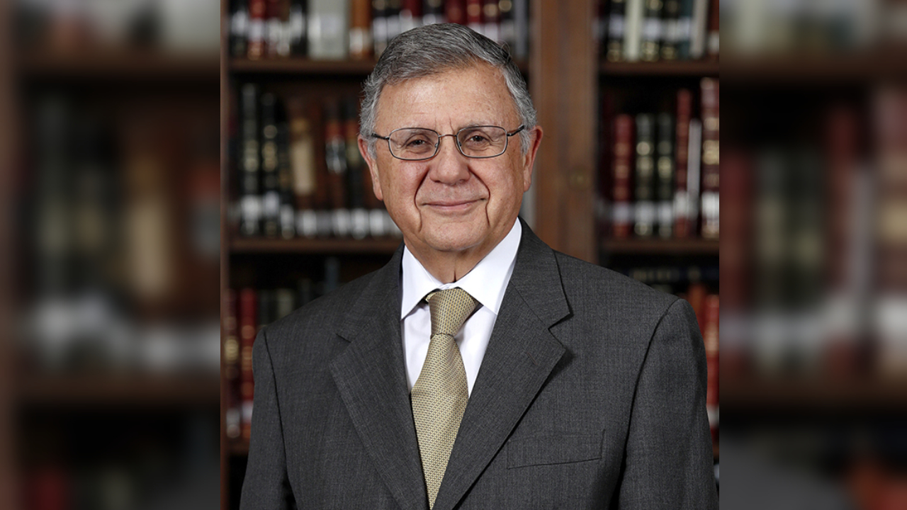 Abogado Héctor Humeres es nuevo representante de la Casa de Bello en el directorio de Azul Azul