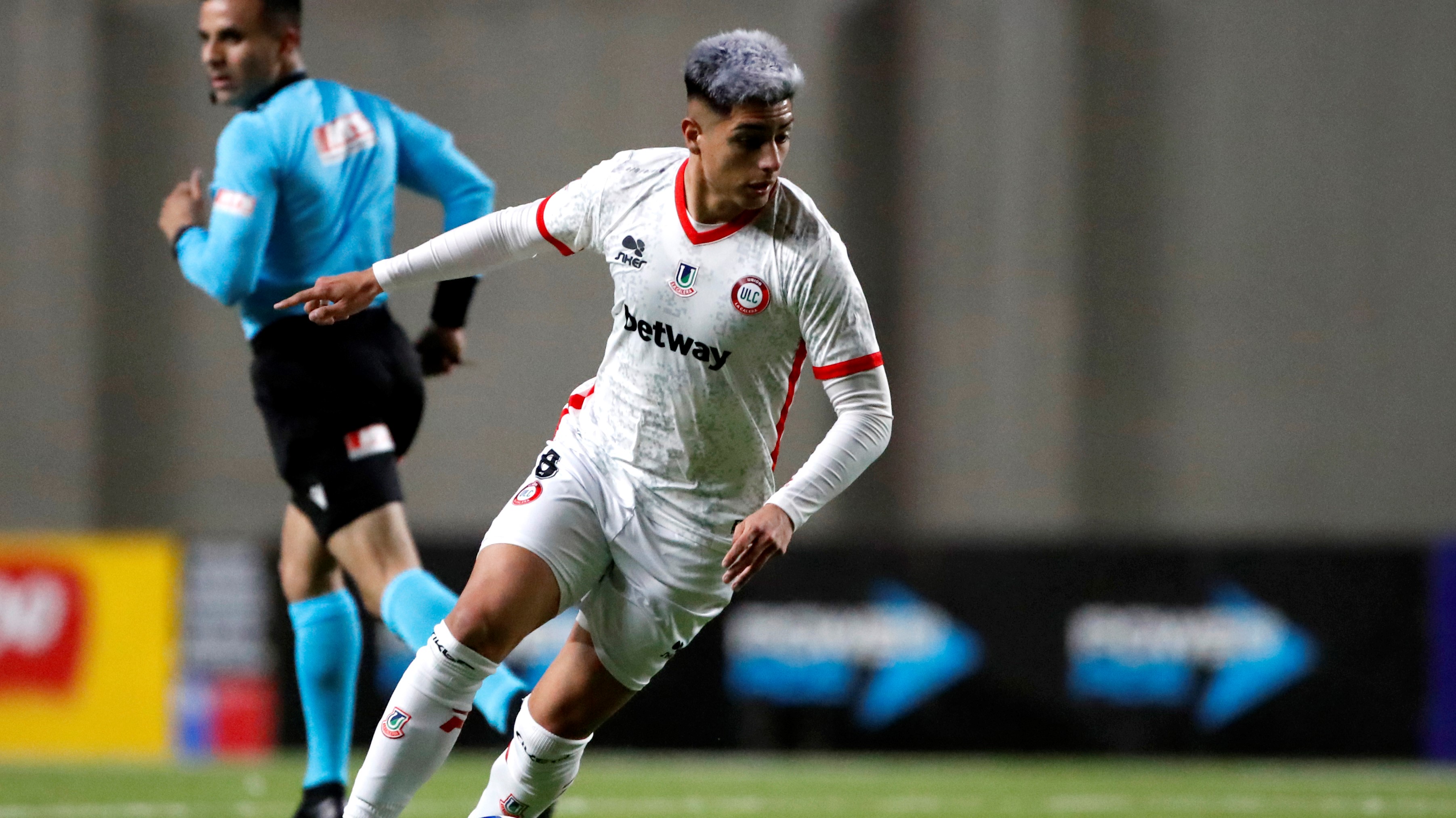 Universidad Católica se bajó de la carrera por fichar a Williams Alarcón