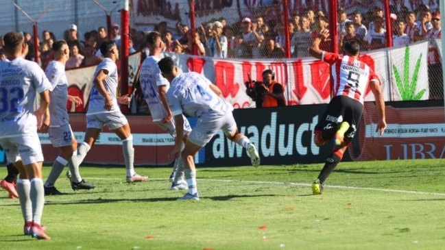 Thomas Galdames fue titular en el debut ganador de Godoy Cruz en la liga argentina