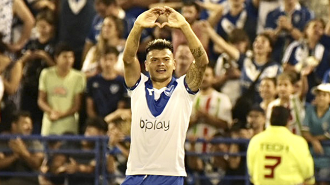 Walter Bou lideró el debut y triunfo de Vélez ante Gimnasia y Esgrima con un doblete
