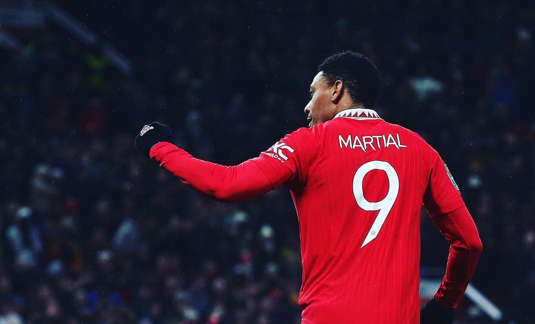 Manchester United doblegó a Nottingham Forest y pasó a la final de la Copa de la liga inglesa