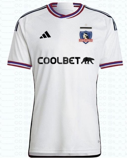 ¿La camiseta de Colo Colo tendrá franjas tricolores?