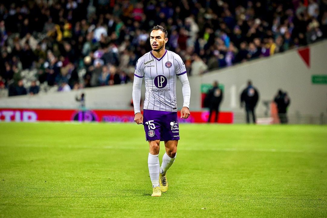 Gabriel Suazo se perfila como titular en visita de Toulouse al poderoso PSG