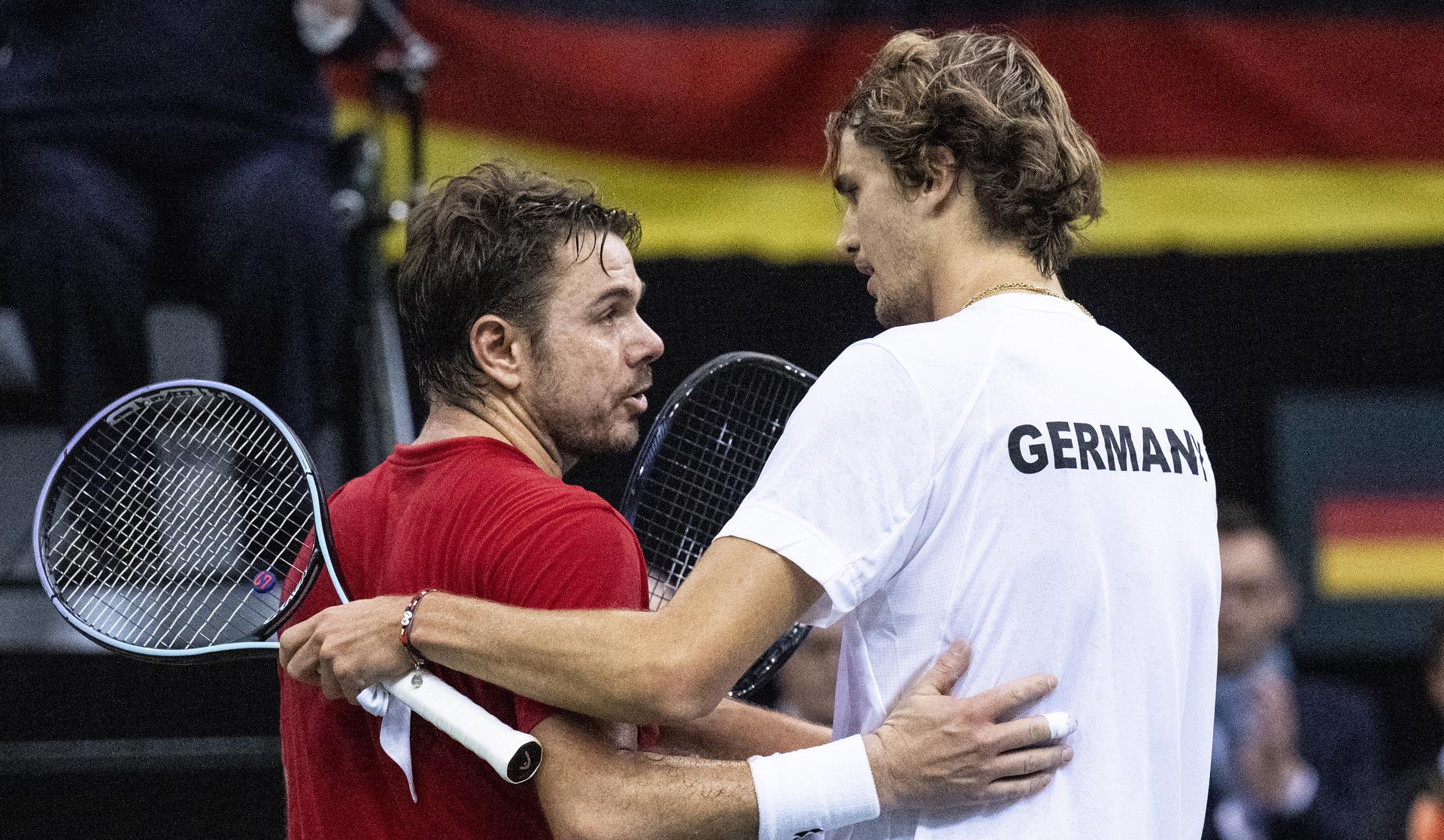 Alexander Zverev superó a Stan Wawrinka e igualó serie de Alemania y Suiza en la Copa Davis