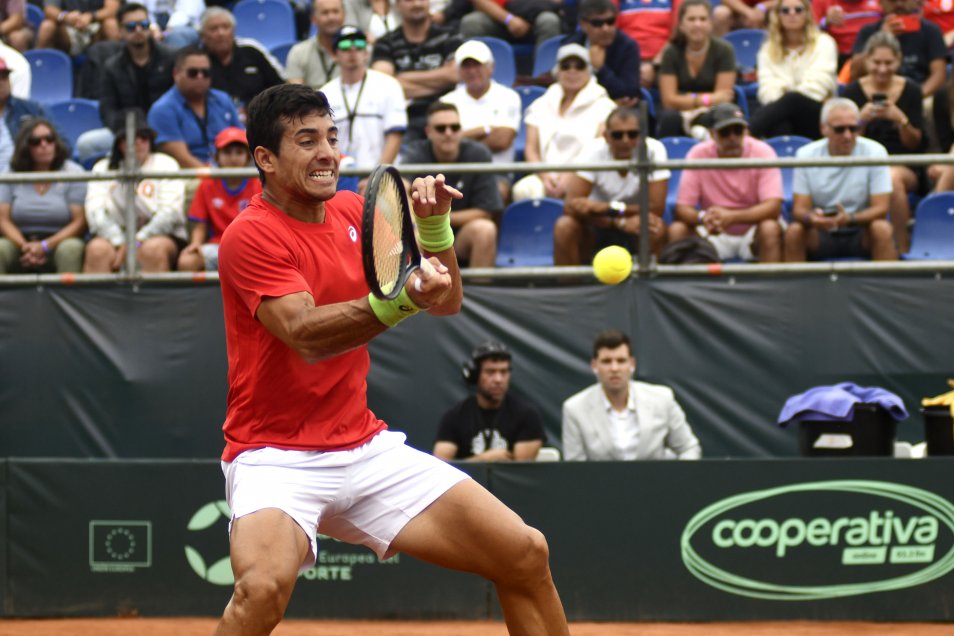 Un desconcertado Garin perdió el primer punto para Chile ante Kazajistán en Copa Davis