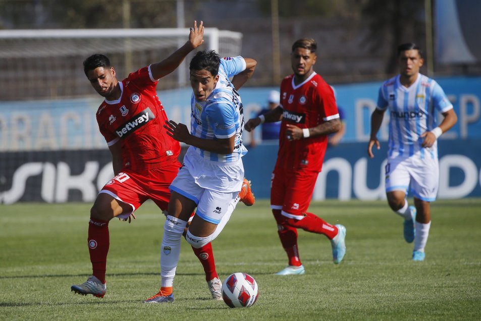 Magallanes dejó escapar la victoria ante La Calera y sigue sin celebrar en el Campeonato