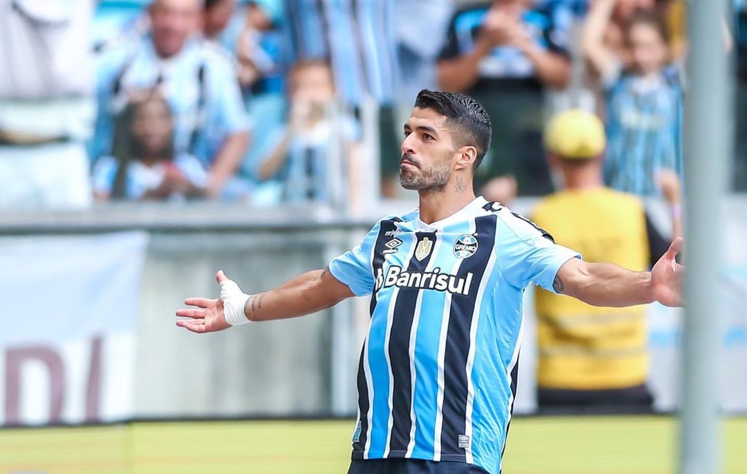 Luis Suárez anotó un doblete en triunfo de Gremio sobre Amoire en el Campeonato Gaúcho