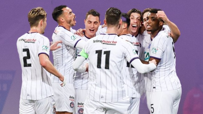 Toulouse de Gabriel Suazo venció a Reims y se instaló en cuartos de la Copa de Francia