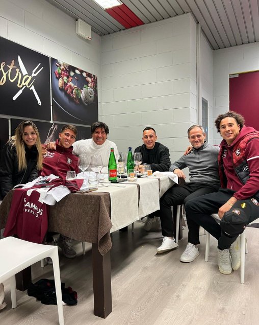Diego Valencia disfrutó la visita de Iván Zamorano y Fabián Orellana en Italia