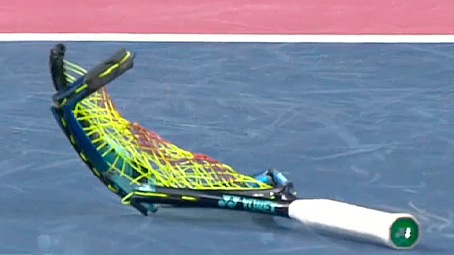 La comentada rabieta del kazajo Bublik: Rompió tres raquetas