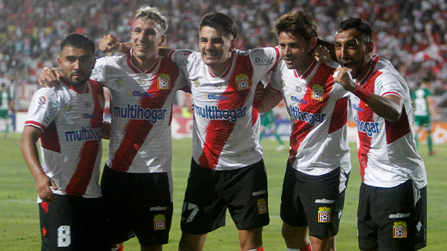 Curicó Unido será local ante Cerro Porteño en el Monumental