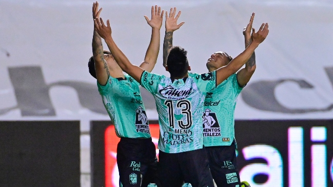 Gran cabezazo: Víctor Dávila anotó en duelo de León ante Querétaro