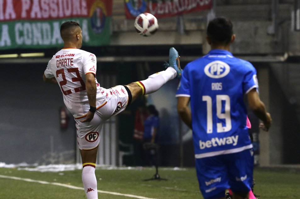 Audax Italiano desaprovechó su ventaja ante Unión Española en el clásico de colonias