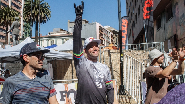 El checo Tomas Slavik conquistó el Valparaíso Cerro Abajo 2023 pese a estar lesionado