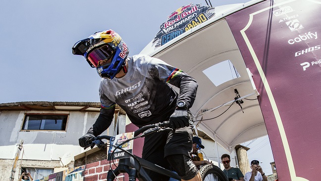 En primera persona: El descenso que coronó a Tomas Slavik en Valparaíso Cerro Abajo