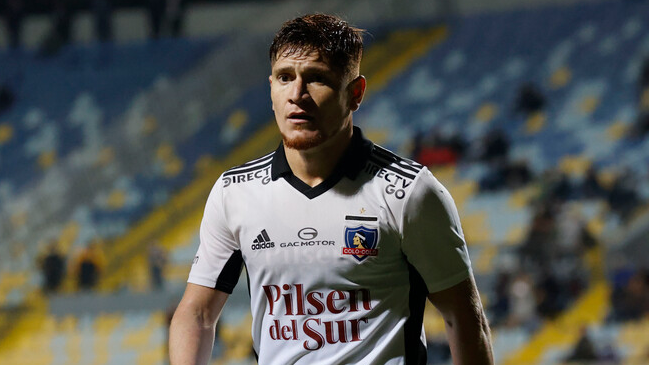 Gil se sometió a un procedimiento médico y está con un pie fuera del duelo con Everton