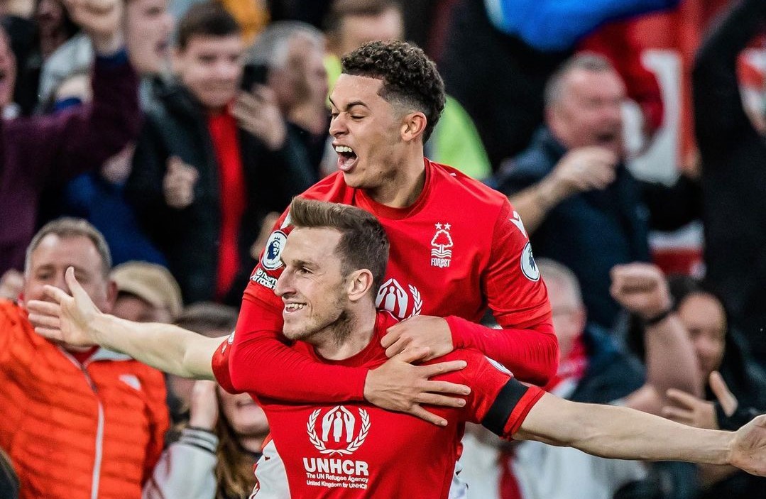 Chris Wood salvó a Nottingham Forest y amargó a Manchester City