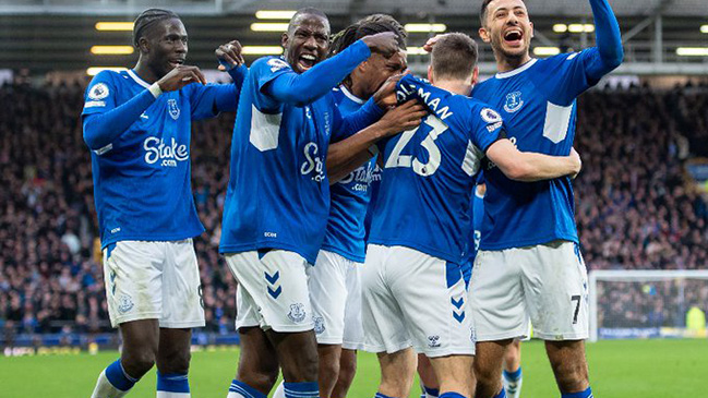 Everton salió de la zona de descenso tras tumbar a un complicado Leeds en la Premier