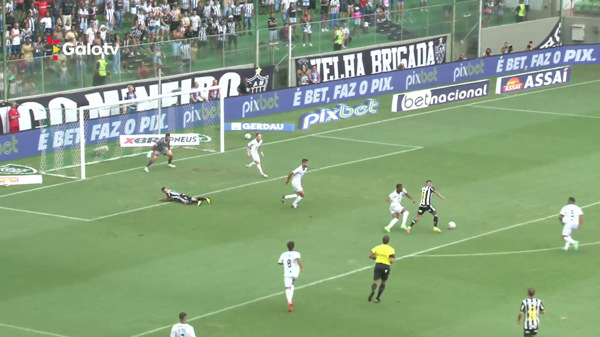 Eduardo Vargas anotó un golazo para Atlético Mineiro ante Patrocinense