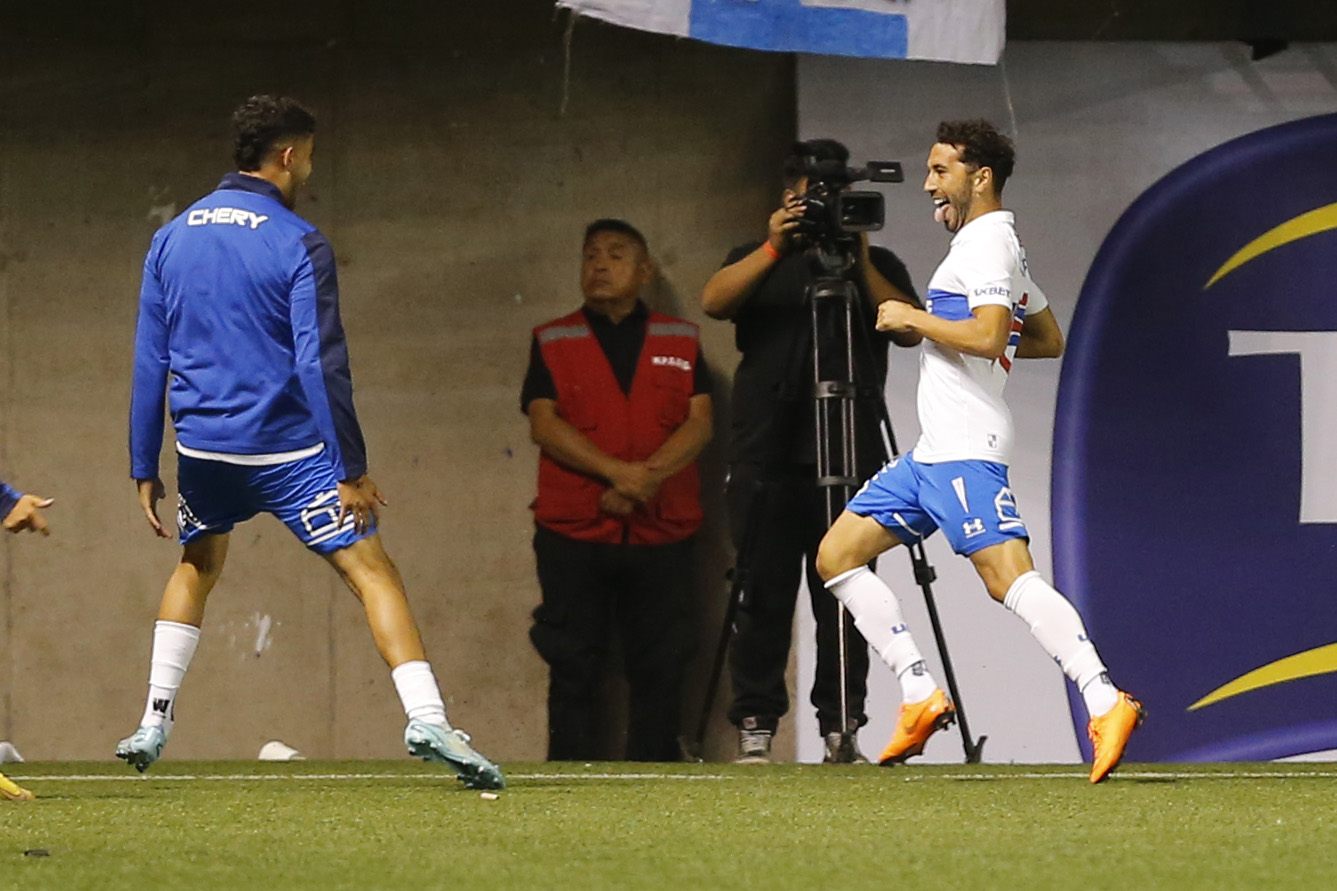 Cristián Cuevas dio el triunfo a la UC en el polémico duelo contra Audax Italiano