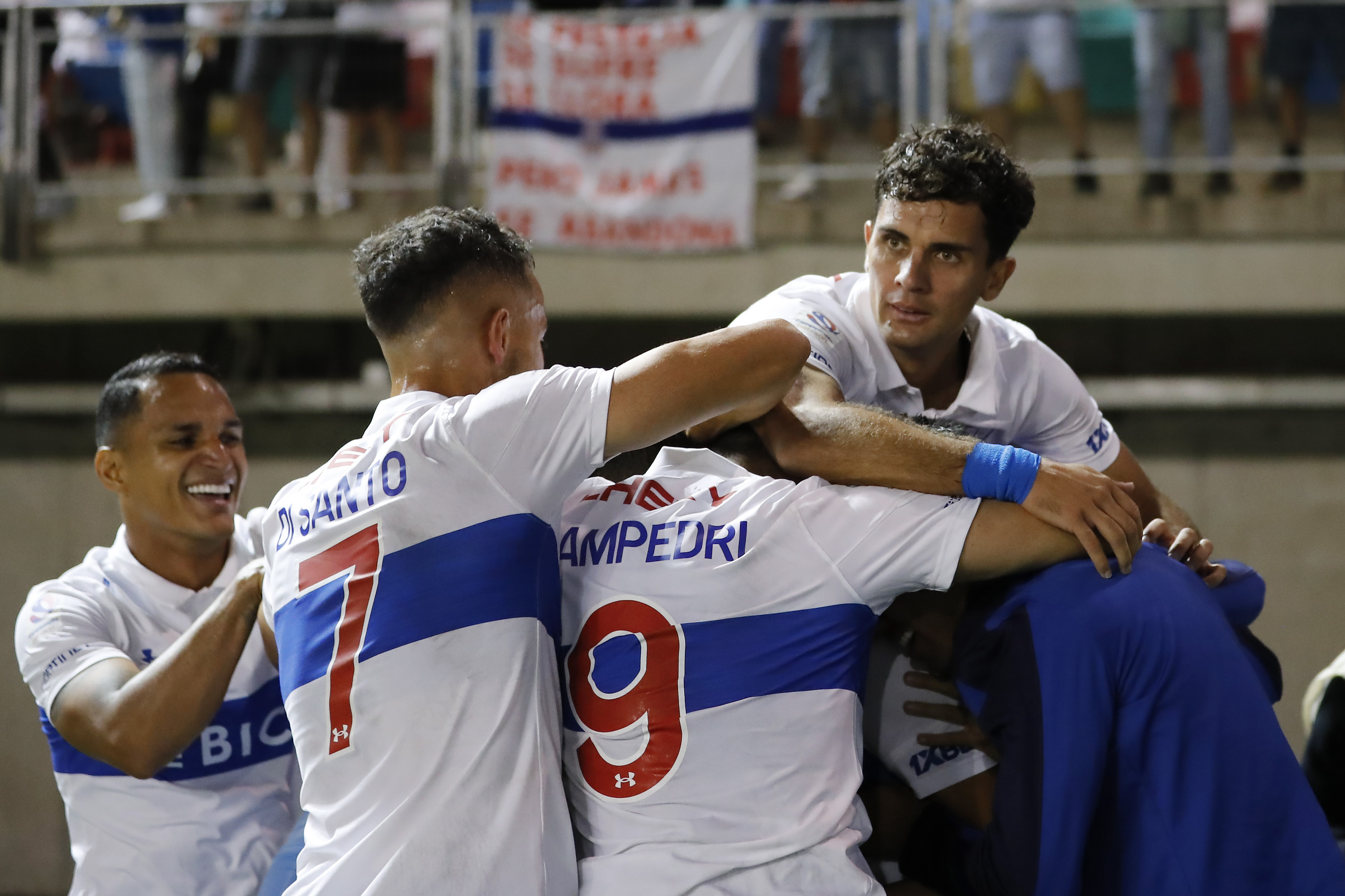 “La Franja”: La UC se quedó con los tres puntos en un festival de incidentes ante Audax