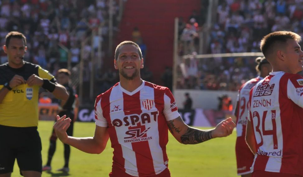 Luciano Aued anotó su primer gol con Unión de Santa Fe en el clásico ante Colón