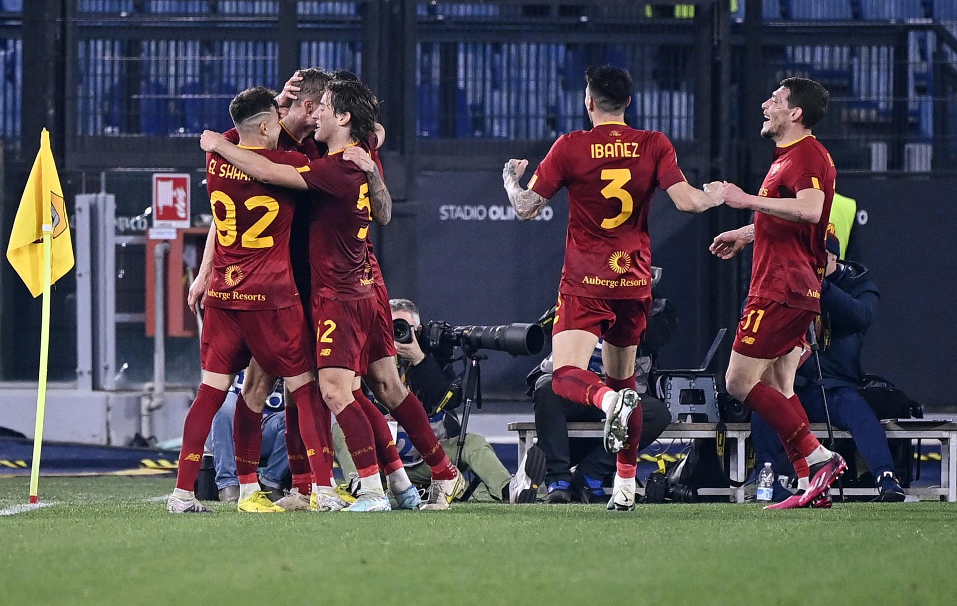 Ola Solbakken anotó un golazo para la victoria de Roma sobre Hellas Verona