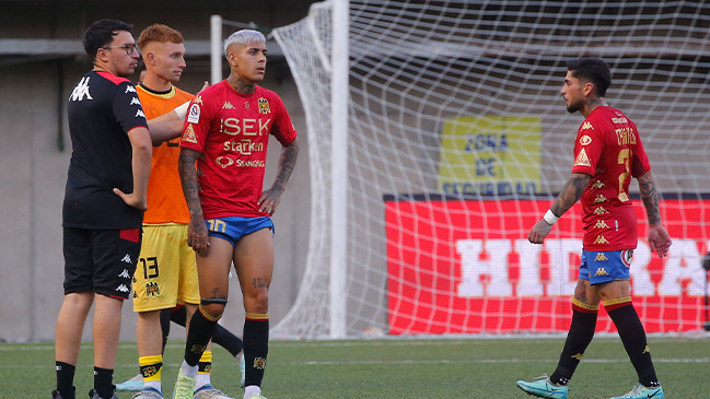 “Primer aviso”: Furia Roja vandalizó el Santa Laura por nefasto rendimiento de U. Española