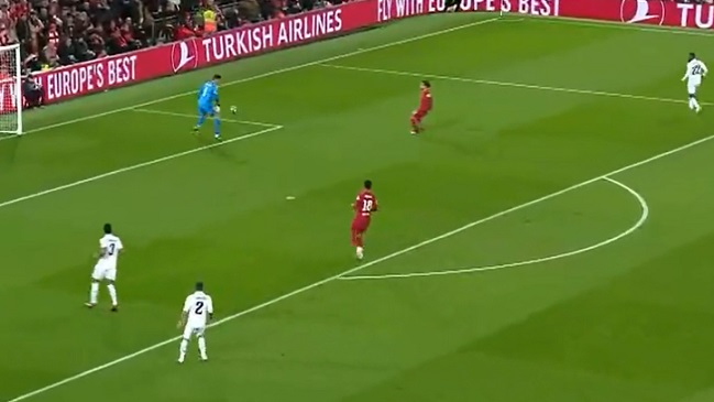 El grosero error de Courtois en el segundo gol de Liverpool