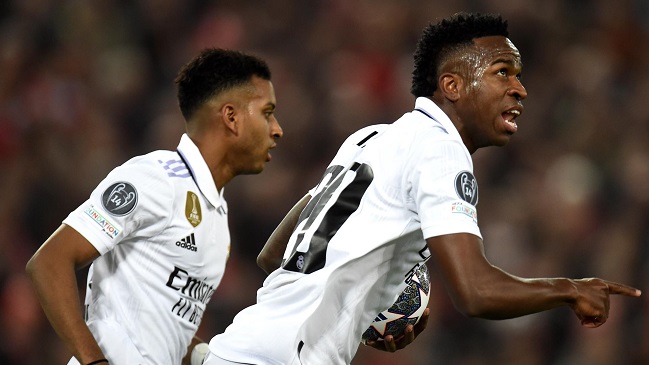 Vinicius descontó para Real Madrid con furibundo remate ante Liverpool