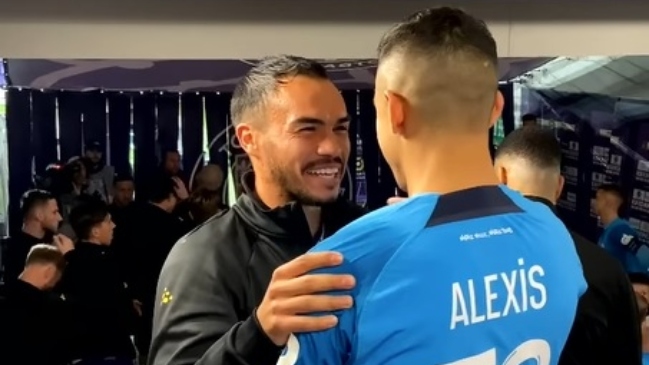 “Más feliz que la …”: El cariñoso abrazo de Suazo con Alexis antes de enfrentarse en Francia