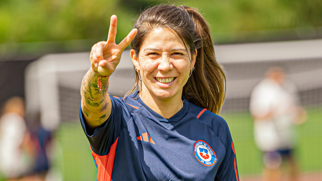 Futbolista de Audax Italiano cuestionó titularidad de Carla Guerrero en la Roja