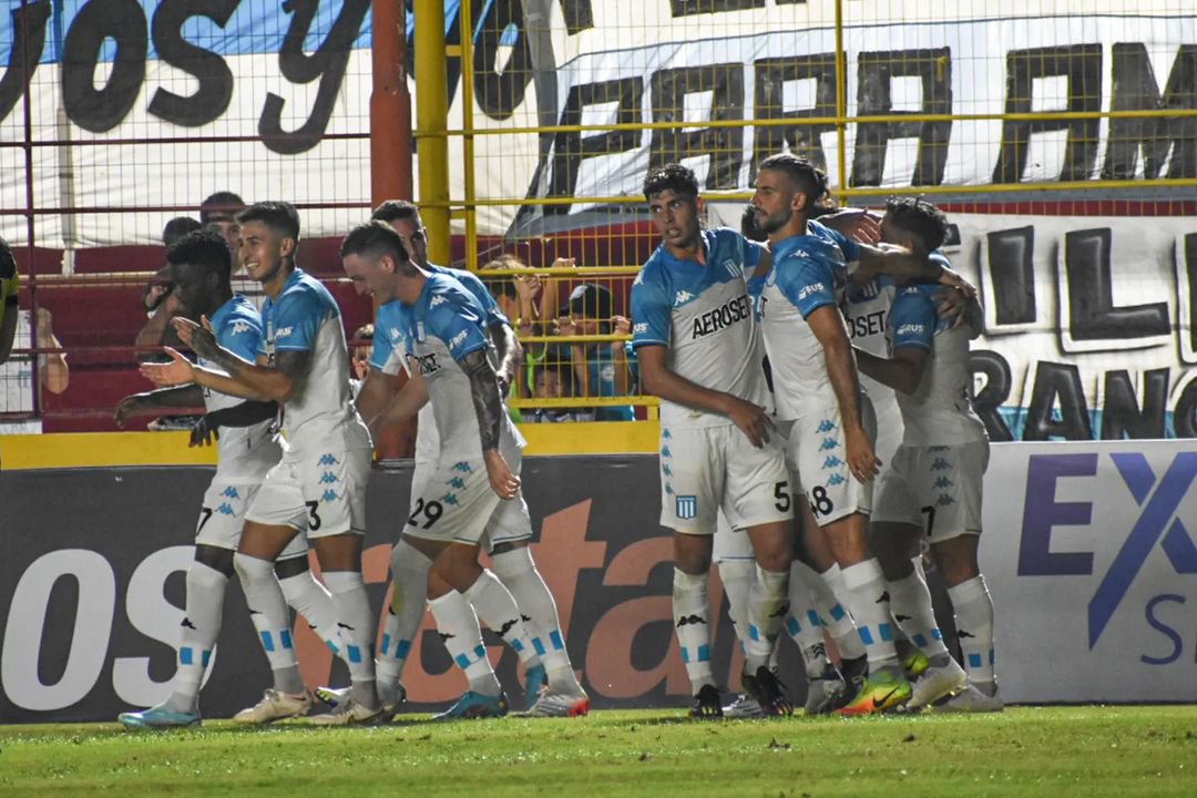 Racing avanzó en la Copa Argentina con goles de Oscar Opazo y Paolo Guerrero