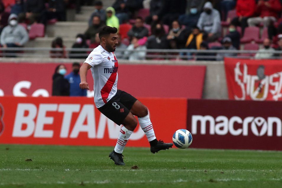 Ignacio Saavedra lidera ranking de jugadores con más pases correctos en el Campeonato