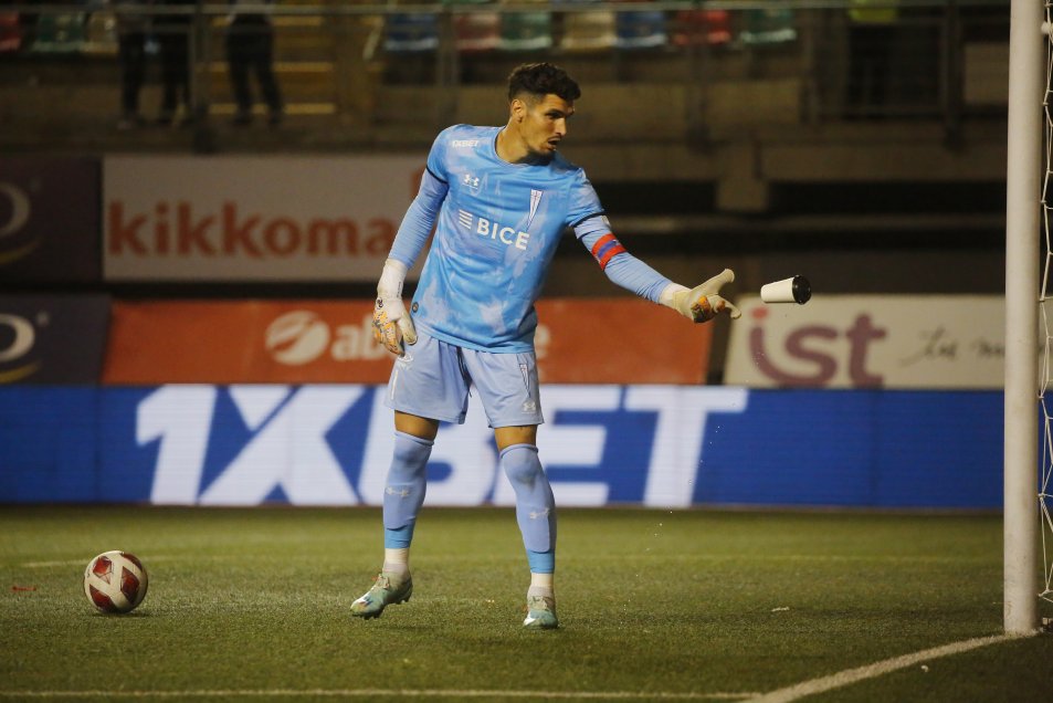 Mueve las piezas Holan: La formación que parará la UC para enfrentar a Palestino