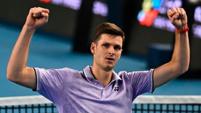 Hurkacz y Bonzi jugarán por el título en el ATP de Marsella